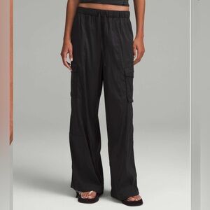 lululemon Lightweight Adjustable Mid-Rise Cargo Pant